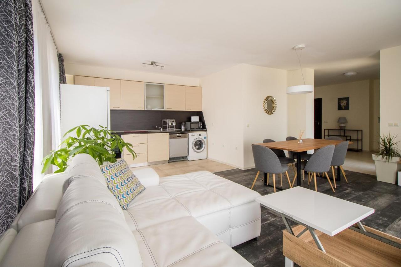 Penthouse At White Cliffs Apartment เบียลา ภายนอก รูปภาพ